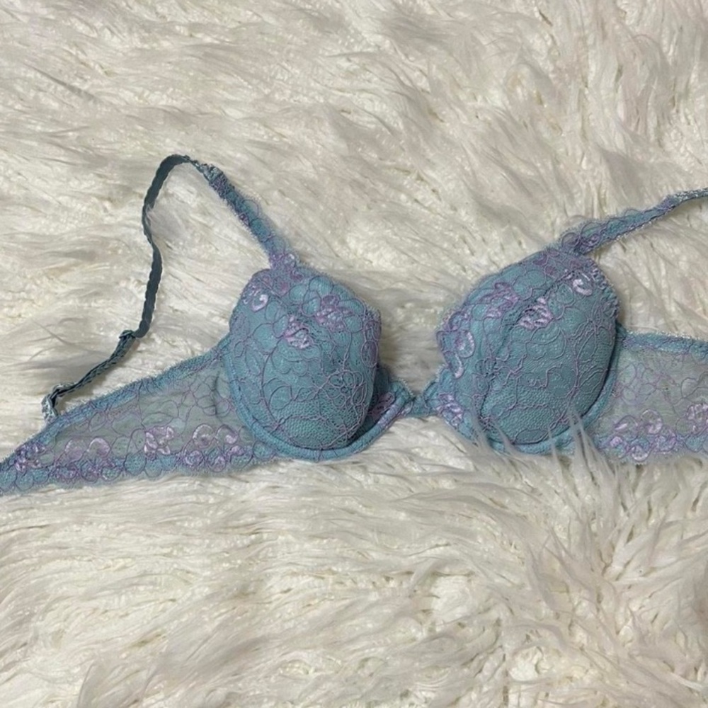 34B Bra - Picture 2 of 4